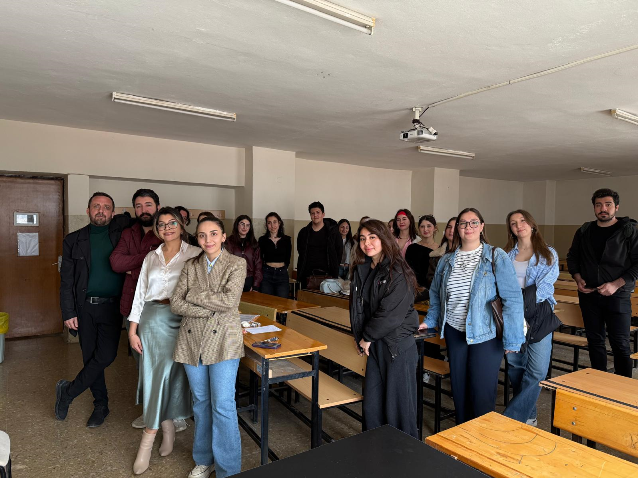 Turizm ve Otel İşletmeciliği Programında CV Hazırlama Atölyesi ve Öğrenci Buluşması Gerçekleştirildi